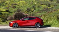 Die Neuauflage des Kompaktmodells leitet eine neue Mazda Ära ein. Der neue Mazda3 besticht mit klaren Linien und vielen Extras. Fotos: Mirko Stephan/Mazda