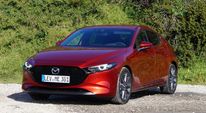 Die Neuauflage des Kompaktmodells leitet eine neue Mazda Ära ein. Der neue Mazda3 besticht mit klaren Linien und vielen Extras. Fotos: Mirko Stephan/Mazda