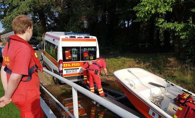 Die DLRG sammelt am 6. April Altkleider an. mit dem Erlös soll ein neues Rettungsboot angeschafft werden. Foto: eb