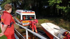 Die DLRG sammelt am 6. April Altkleider an. mit dem Erlös soll ein neues Rettungsboot angeschafft werden. Foto: eb