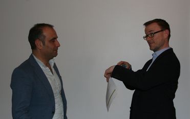 In einem Rollenspiel zeigten Gerd Hachmöller (rechts) und Samer Tannous die Probleme in den alltäglichen beruflichen Beziehungen zwischen Zuwanderern und Einheimischen auf. Foto. sla