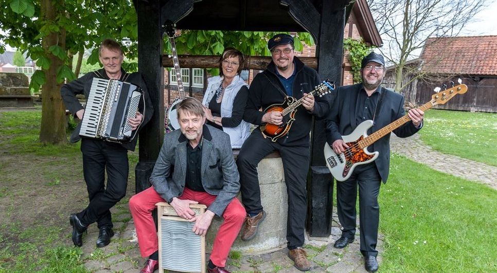 Für alle Fans von handgemachter Musik kommt die siebenköpfige Bremerhavener Band „Sundown Skifflers“ nun zum dritten Mal ins Cultimo. Foto: eb