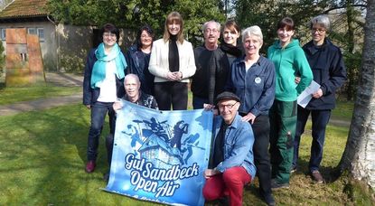 Vereinsmitglieder und Sponsoren ziehen bei der musikalischen Förderung von Kindern und Jugendlichen gemeinsam an einem Strang.  Foto: hc