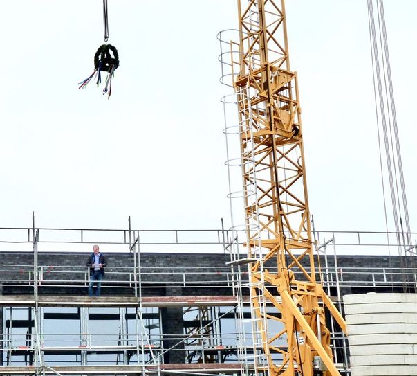 Platz für bis zu 120 Arbeitsplätze bietet das neue Bürogebäude der John Becker Gruppe in Lilienthal.  Foto: akl