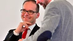 Der Kultusminister Grant Hendrik Tonne kommt zur Diskussion in die DRK Kindertagesstätte Wümmekieker.  Foto: Tom Figiel