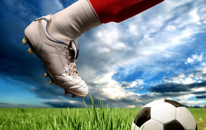 Die Sparkassenfußballschule kommt zum TV Axstedt und gibt Trainingseinheiten mit professionellen Trainern.   Foto: Fotolia/Archiv