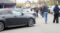 Klein, süß, rot: Nicht nur Lack und Leder der neuesten Variante des mittlerweile 30-jährigen Dauerläufers MX5 aus dem Hause Mazda war auf der Autobörse live zu sehen.  Foto: ek