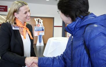 Gute Laune und beste Stimmung waren überall in der Stadthalle zu spüren. Veranstalter und Besucher der diesjährigen Modernisierungsmesse zeigten sich rundum zufrieden.  Foto: ek