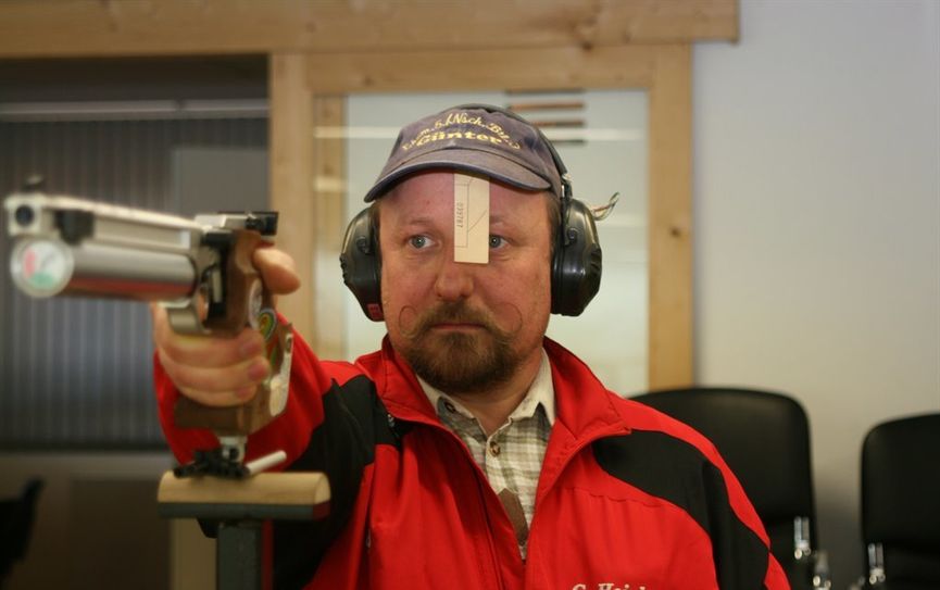 Er trifft so gut wie immer: Günter Heinbockel ist nun auch Landesverbandsmeister. Foto: sla