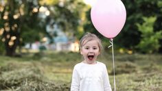 Die Besucher erwarten viele schöne Aktionen, z. B. ein Zauberkünstler, Kinderschminken, Tänze &amp; Spiele.  Foto: AdobeStock/alexkich