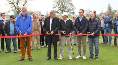 Der Golfplatz in Lilienthal ist ab sofort auch eine 18-Loch-Anlage, die seit der Gründung im Jahr 1998 in zwei Bauabschnitten erfolgte. Offiziell wurde letzte Woche das rote Band durchtrennt. Foto: mr