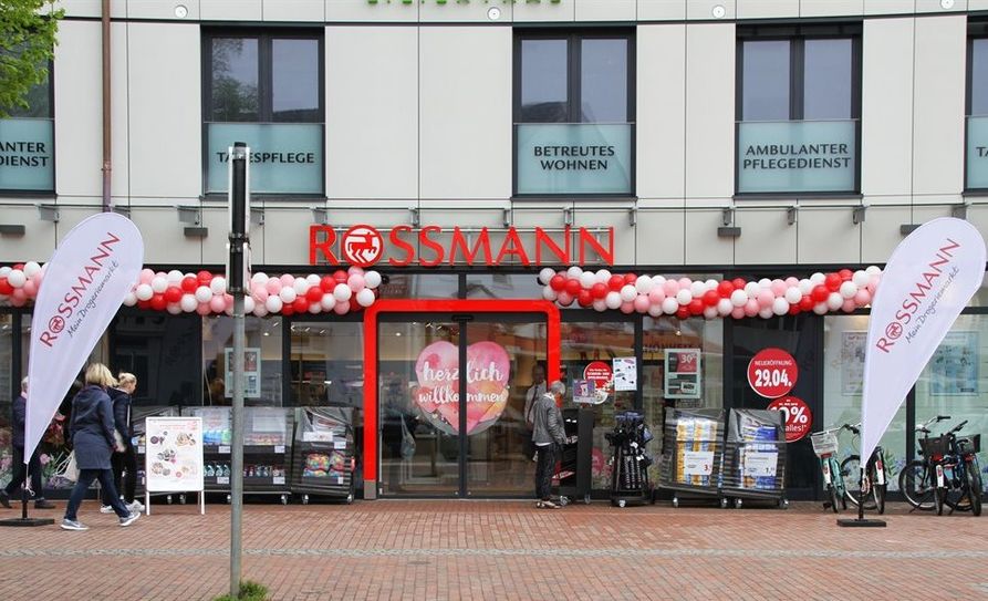 Die Rossmann-Filiale hat an der Hauptstraße in Lilienthal neu eröffnet. 900 Quadratmeter Verkaufsfläche laden zum Bummeln ein.  Foto: mr