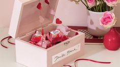 „Popup-Liebe“: Wer selbst etwas bastelt und es dann der Mutter überreicht, erzielt einen schönen Überraschungseffekt bei einem lieben Menschen. Foto: djd/Ferrero/Nina Struve