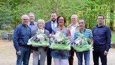 Der Vorstand des Gewerbe-und Verschönerungsverein Beverstedt gratulierte den Gewinnern, Edelgard Rathjen, Brigitte Marwede und Ingo Eden (v.l.). Foto: khe