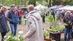 Buntes Treiben: Das Hoffest auf dem Helmkenhof am 1. Mai war ein voller Erfolg.  Foto: eb