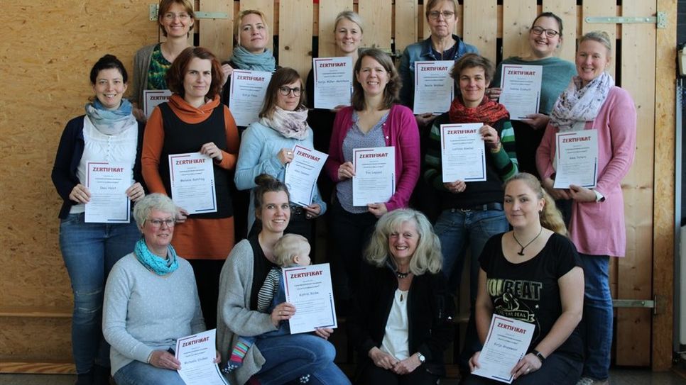 15 Teilnehmerinnen haben die Fortbildung zur Dozentin für die „Gleichgewichtsprogramme nach Dorothea Beigel“, im März 2019, erfolgreich abgeschlossen. Foto: eb