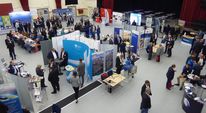 Zahlreiche Aussteller hatten ihre Stände zur 8. Breitbandmesse in der Stadthalle aufgebaut und schweres Spezial-Gerät konnte auf dem Freigelände besichtigt werden.  Fotos: hc