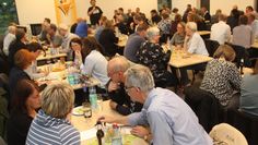 In der ersten Nacht des unnützen Wissens rauchten die Köpfe. Der Spaß stand dabei eindeutig im Vordergrund. Foto: im