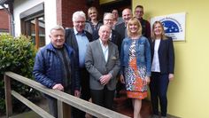 Spender und Mitarbeiterinnen trafen sich im Familienzentrum Schwanewede zum gemeinsamen Spendenfrühstück.  Foto: hc