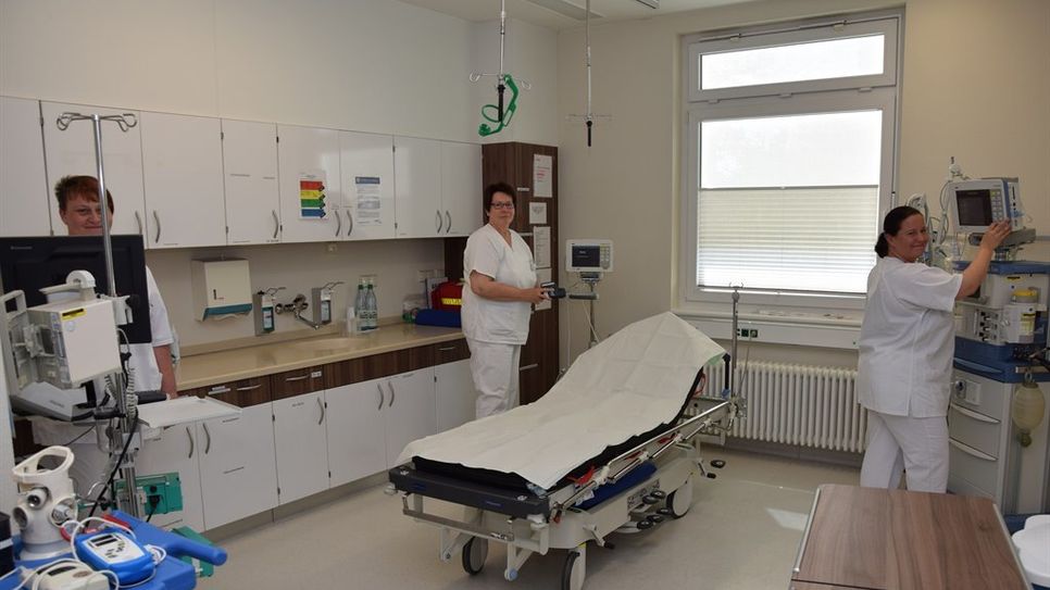 Sibilla Buchholz, Gudrun Meyer und Katrin Zekay sind in der zentralen Notaufnahme der OsteMed Klinik tätig. Foto: eb