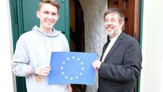 Jens Klemm und Pastor Eckhard Gering laden als Mitwirkende zum Europagottesdienst ein.   Foto: eb