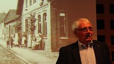 Die Geschichte seiner Heimatstadt Bremervörde fasziniert den Heimatchronisten Rainer Brandt von jeher. Über 30 Bücher und Chroniken gehen auf sein Konto zurück. Jüngstes Werk ist ein Jahreskalender mit Motiven der Stadt Bremervörde. Auf der Benefizveranstaltung konnte er viel Neues aus alten Zeiten berichten.  Foto: im