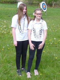 Talea Behrens (Jugendadjutantin), Elin Böttjer (Jugenkönigin) Foto: aklü