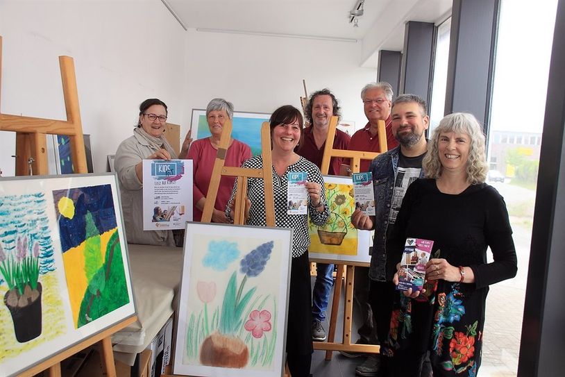 Die Unterstützer und Akteure von KidsArt sind schon mächtig gespannt, welche neuen Kunstwerke unter den Händen der Bremervörder Jugend entstehen.  Foto: ls