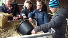 Die Schüler der Helga-Leinung-Schule besuchten den Milchhof Kück in Gnarrenburg. Foto: eb