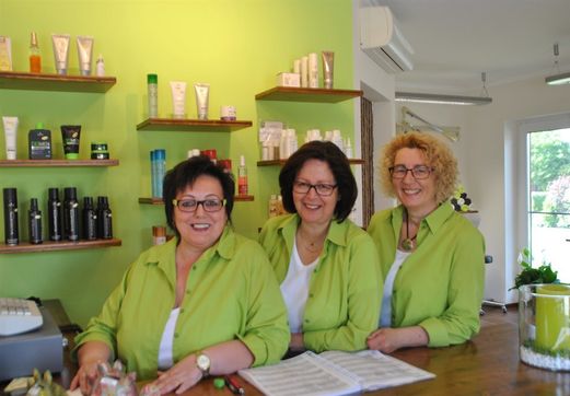 „T-Parting“ ist für die Friseurmeisterin Marita Thien eine der besten Lösungen bei Haarausfall, hier berät sie einfühlsam und individuell.