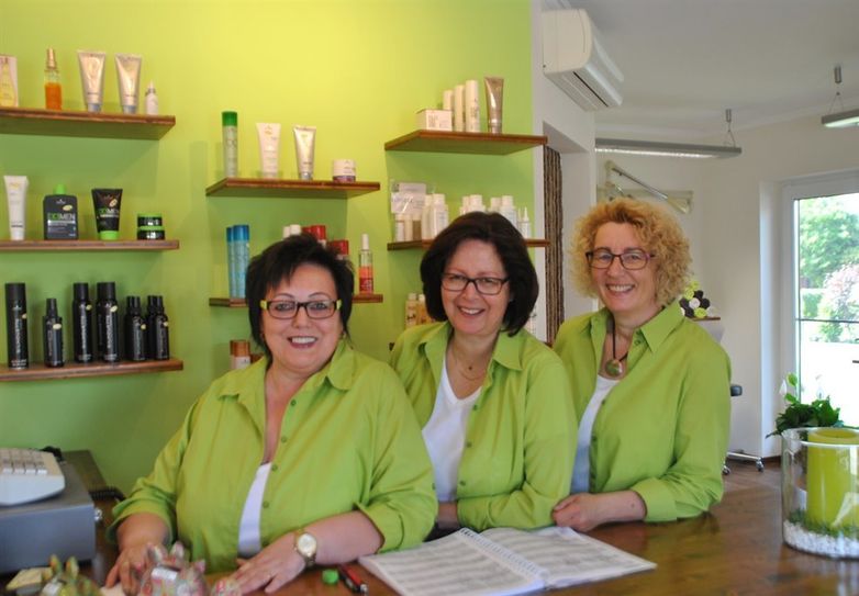 „T-Parting“ ist für die Friseurmeisterin Marita Thien eine der besten Lösungen bei Haarausfall, hier berät sie einfühlsam und individuell.