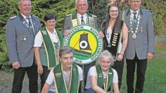 Über ein vollständiges Königshaus konnte sich der Schützenverein Kuhstedtermoor im vergangenen Jahr freuen. Wird es auch dieses Jahr Grund zum Jubeln geben? Foto: Archiv/im