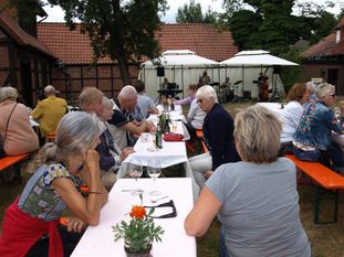 Frühstück mit Jazzmusik. 
 Foto: eb