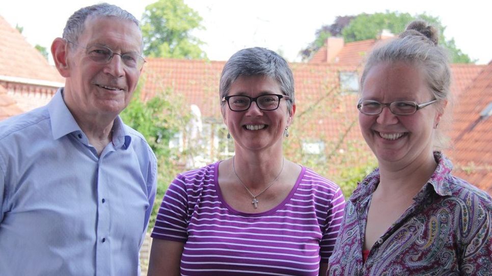 Ulrich Wahl, Sylvia Best und Maria Hartmann-Mrochen bieten Kurse zum Thema Sterbebegleitung an.  Foto: jm