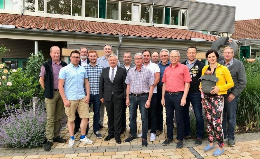 CDU-Stadtratsfraktion mit Pastor Volker Rosenfeld (links) und Superintendent Wilhelm Helmers (3.v.l.).  Foto: eb