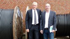 Christian Meyer-Hammerström (li., Geschäftsführer), Prof. Dr. Tim Jesgarzewski (Aufsichtsratsvorsitzender) zeigten sich zufrieden mit den Ergebnissen.  Foto: aklü