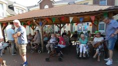 Die Besucher des Sommerfestes genossen bei bestem Wetter die tolle Atmosphäre.  Foto: eb