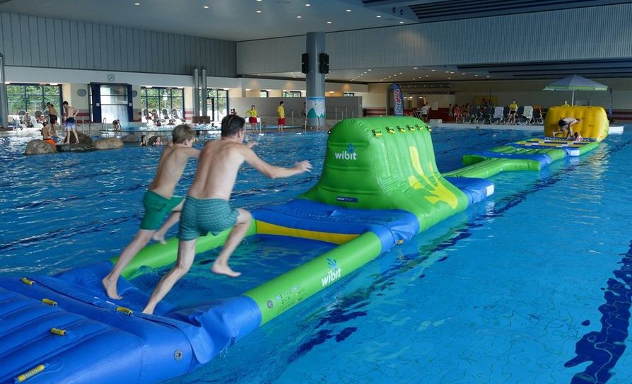 Einen Riesenspaß für die ganze Familie mit verschiedenen Wettbewerben zum Mitmachen gibt es am Freitag, 5. Juli von 14 bis 18 Uhr im Allwetterbad bei der Poolympiade.  Foto: eb