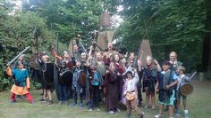 Die Sommerferien gehen los und auf Gut Sandbeck zieht der Schrecken ein. Das LARP-Rollenspiel ist ein Highlight für kleine Ritter, Feen und Zauberer.  Foto: eb
