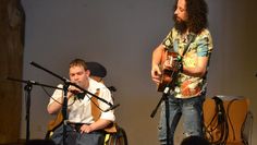 Bewies, dass sie auch rockig kann: die syrische Safar Band mit einem Bewohner des Johannishag spielt „Knocking on heavens door“.  Foto: eb