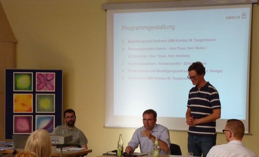 Der Sprecher der Lenkungsgruppe Martin Heinlein, Lienhard Varoga vom Amt für regionale Landesentwicklung und Bürgermeister Kristian W. Tangermann (v. li.)