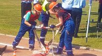 Geschicklichkeit, Geduld, Schnelligkeit, Konzentration, Ausdauer: Bei dem Bezirkswettbewerb der Jugendfeuerwehren wurde den Teilnehmer/innen einiges abverlangt.  Foto: eb