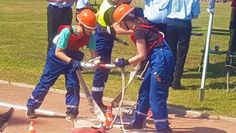 Geschicklichkeit, Geduld, Schnelligkeit, Konzentration, Ausdauer: Bei dem Bezirkswettbewerb der Jugendfeuerwehren wurde den Teilnehmer/innen einiges abverlangt.  Foto: eb