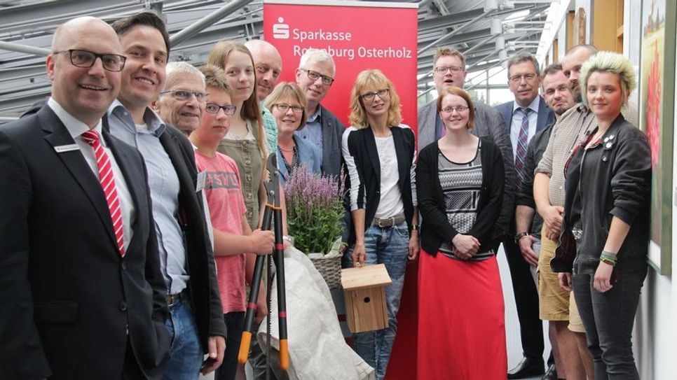 Vertreter der vier Siegerprojekte wurde vergangene Woche in die Geschäftsstelle der Sparkasse nach Osterholz-Scharmbeck eingeladen.  Foto: jm