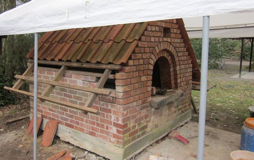 Der Steinbackofen wurde in diesem Jahr neu gemauert. Foto: eb