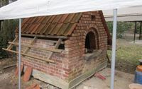 Der Steinbackofen wurde in diesem Jahr neu gemauert. Foto: eb