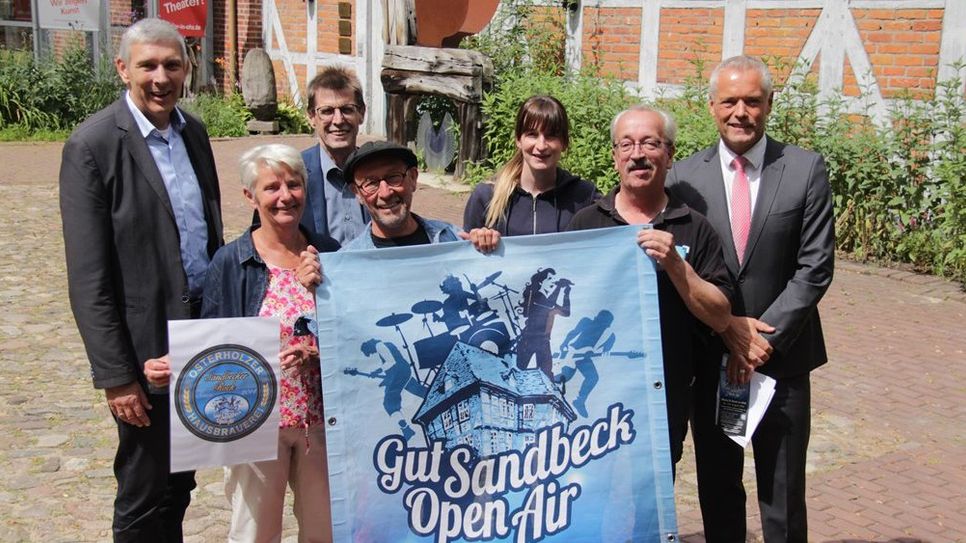 Veranstalter und Unterstützer fiebern der sechsten Ausgabe des Gut Sandbeck Open Air am 2. und 3. August entgegen.  Foto: jm