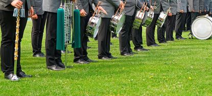 Der Schützenverein Karlshöfen feiert in diesem Jahr sein 100-jähriges Bestehen. Musikalisch begleitet werden sie in diesem Jahr bei ihrem großen Schützenfest von den Bächinger Musikanten. Foto: Adobe Stock/ mekkro