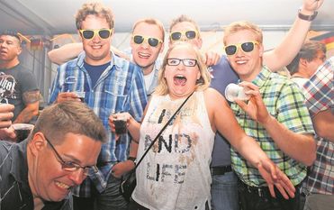 Gemeinsam den Sommer feiern, können alle Partywütigen am Samstag, 27. Juli bei der Open Air Party bei Haase. Foto: eb