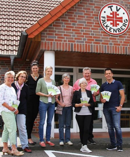 Vertreter der AOK, des Kreis- und Landessportbundes und des TV Falkenberg freuen sich auf einen aktiven und spannenden Tag in Murkens Hof.  Foto: mr